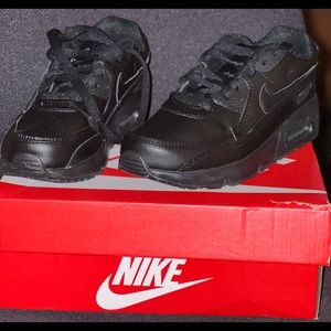 Kids size 2.5 brand new Air Force Max